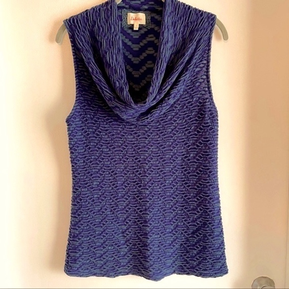 Anthropologie Deletta Beautiful sleeveless knit top! Cow neckline Blue Green. M